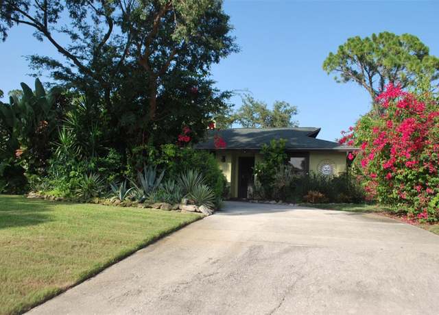 Property at 2813 Sabal Palm Dr, Edgewater, FL 32141, 3 beds, 2 baths
