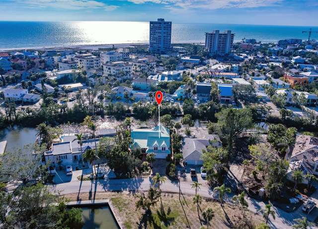 Property at 288 Island Cir, Sarasota, FL 34242, 3 beds, 3.5 baths