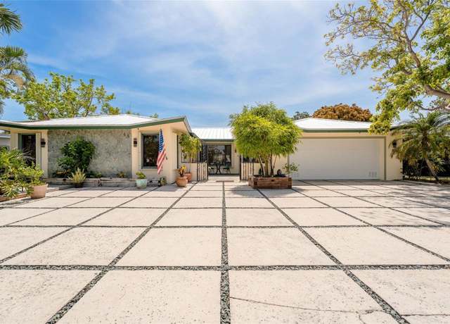 Property at 155 Donna Ct, Punta Gorda, FL 33950, 3 beds, 3 baths