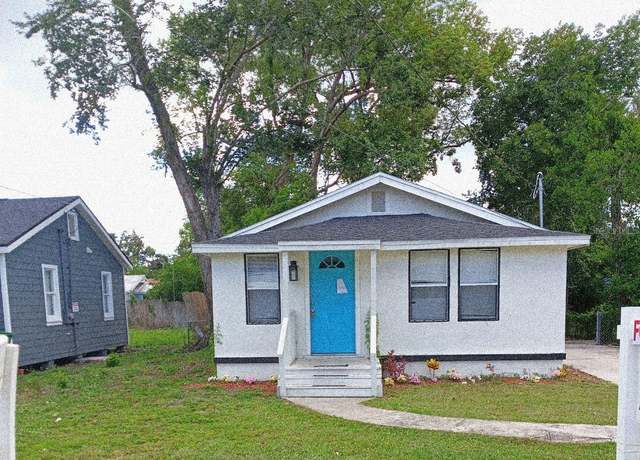 Property at 8006 N Marks St, Tampa, FL 33604, 3 beds, 1.5 baths