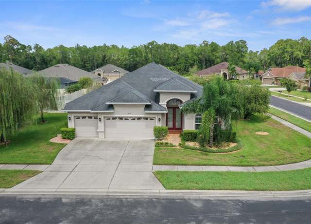 Property at 27211 Hawks Nest Cir, Wesley Chapel, FL 33544, 4 beds, 3 baths