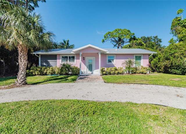 Property at 804 75th St W, Bradenton, FL 34209, 2 beds, 1 bath