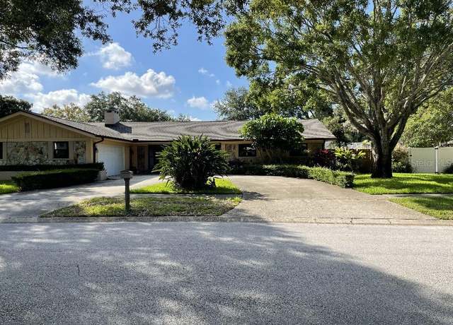 Property at 2275 Willowbrook Dr, Clearwater, FL 33764, 4 beds, 3 baths