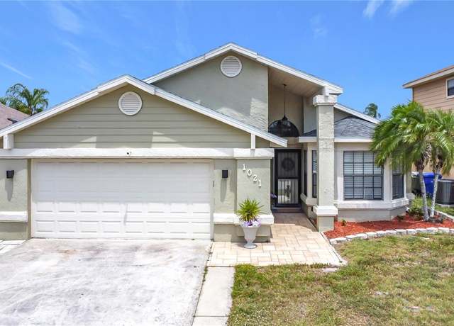 Property at 1021 Whalebone Bay Dr, Kissimmee, FL 34741, 3 beds, 2 baths