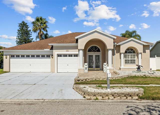 Property at 5117 Spectacular Bid Dr, Wesley Chapel, FL 33544, 4 beds, 3 baths