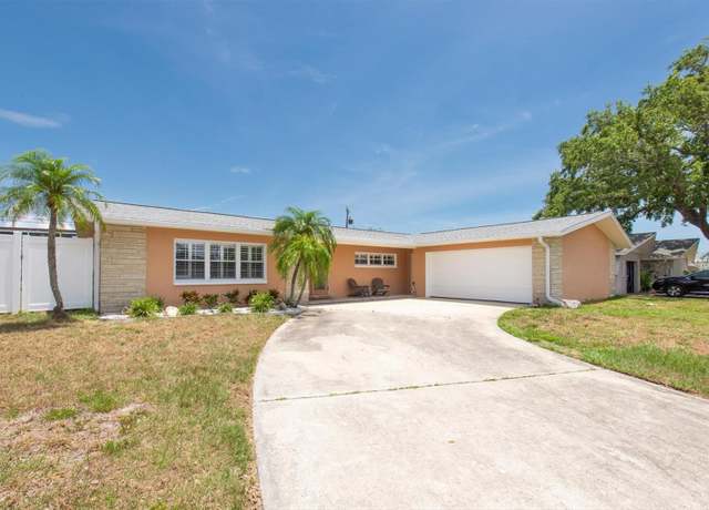 Property at 9591 Commodore Dr, Seminole, FL 33776, 3 beds, 2 baths