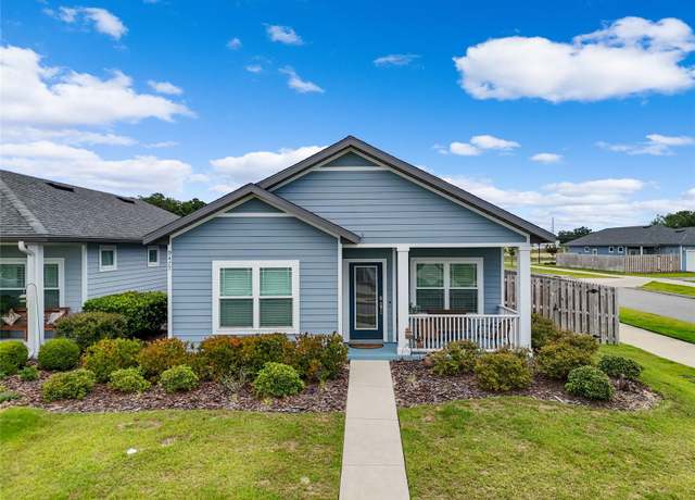 Property at 9477 SW 67th Ln, Gainesville, FL 32608, 3 beds, 2 baths