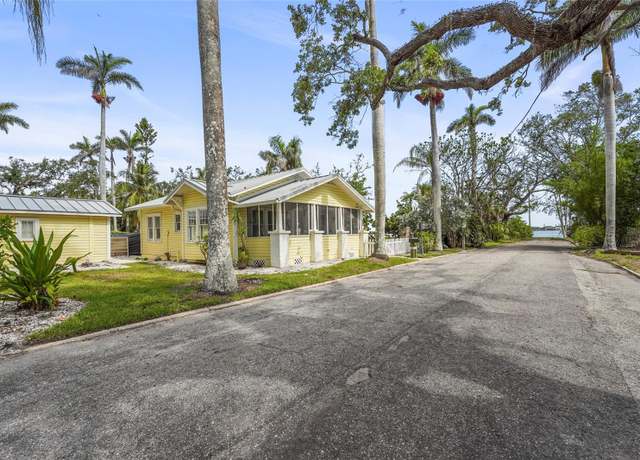 Property at 403 29th St NW, Bradenton, FL 34205, 2 beds, 1 bath