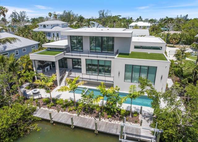 Property at 590 DE Narvaez Dr, Longboat Key, FL 34228, 4 beds, 3.5 baths