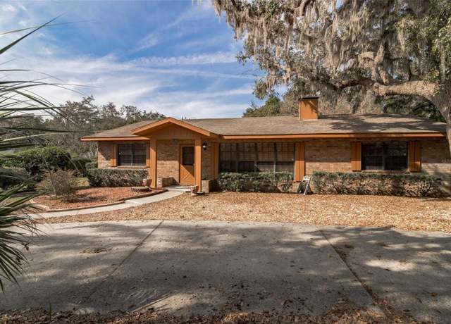 Property at 1101 N Valencia Ave, Howey In The Hills, FL 34737, 2 beds, 2.5 baths