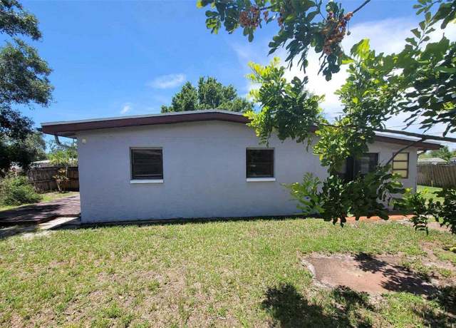 Property at 8035 Robin Rd, Seminole, FL 33777, 4 beds, 2 baths
