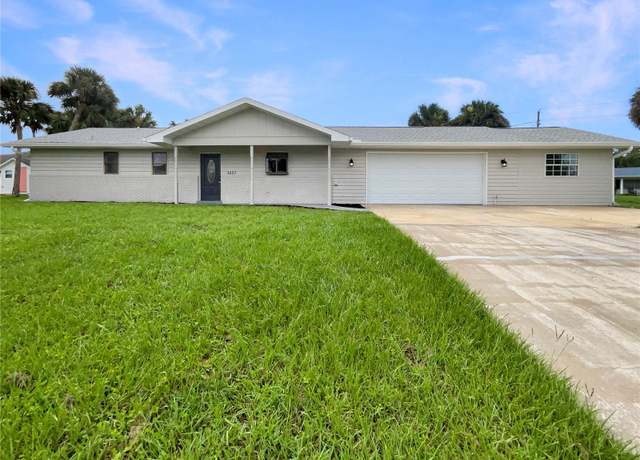 Property at 1427 E Gate Dr, Venice, FL 34285, 2 beds, 2 baths