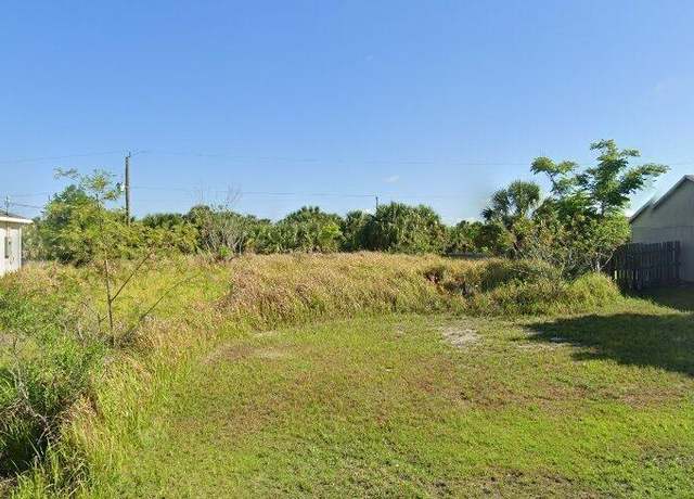 Property at 671 SW Yardley St, Palm Bay, FL 32908
