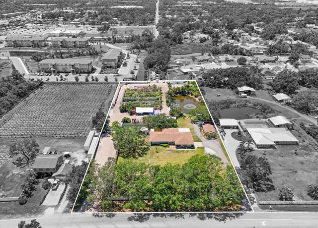 Property at 5024 37th St E, Bradenton, FL 34203, 3 beds, 3 baths