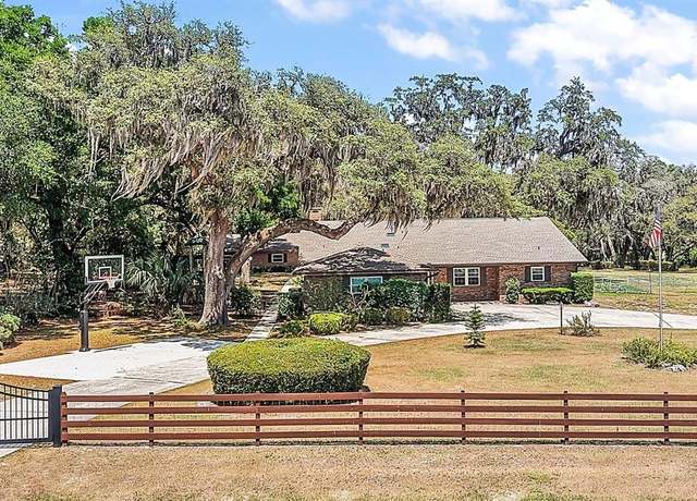 Property at 32132 Hickory Ln, Sorrento, FL 32776, 5 beds, 4.5 baths