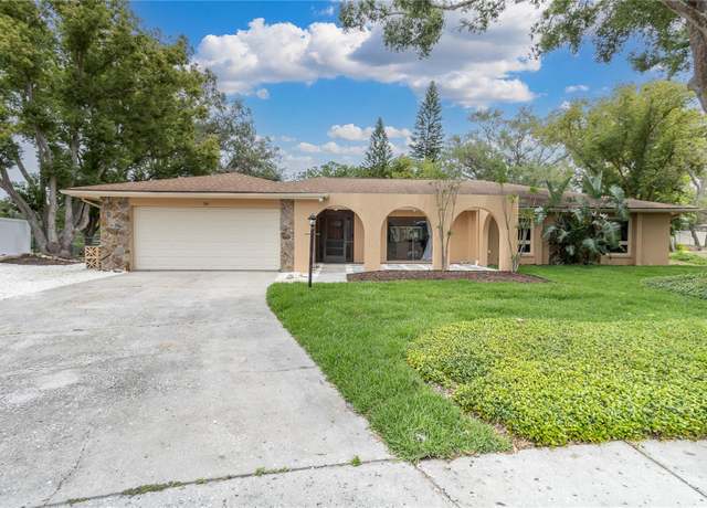Property at 30 Pinetree Ct, Palm Harbor, FL 34683, 4 beds, 2.5 baths