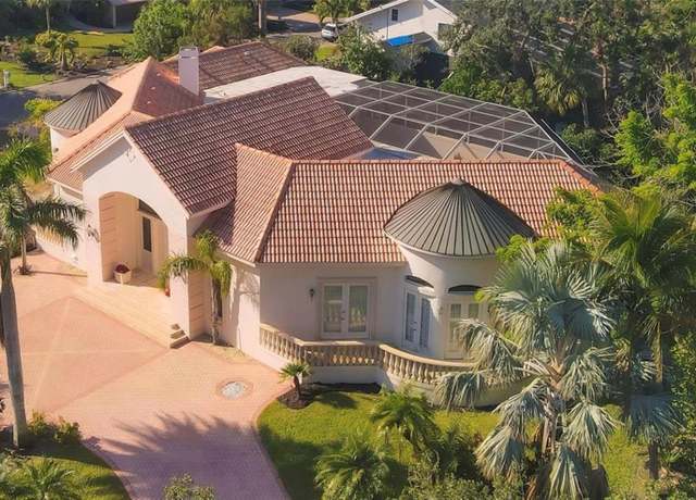 Property at 5331 Siesta Cove Dr, Sarasota, FL 34242, 3 beds, 3.5 baths