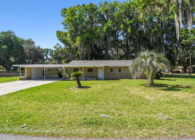 Property at 1009 Loves Point Dr, Leesburg, FL 34748, 3 beds, 2 baths