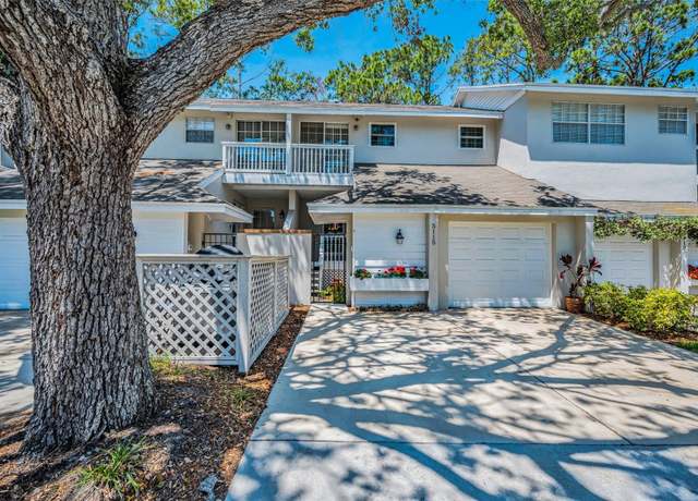 Property at 5115 S Jules Verne Ct, Tampa, FL 33611, 2 beds, 2.5 baths