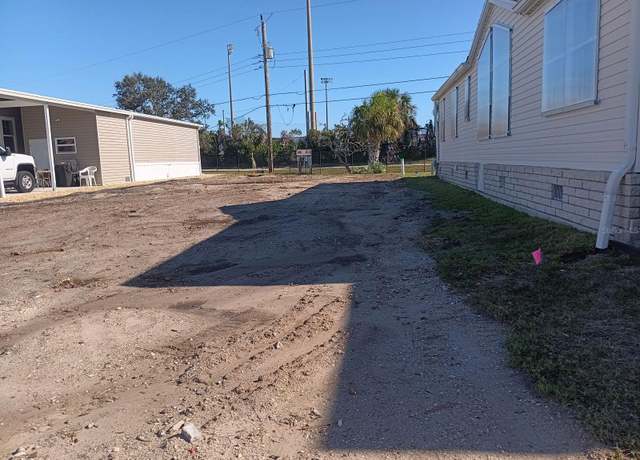 Property at 770 N Green Cir, Venice, FL 34285
