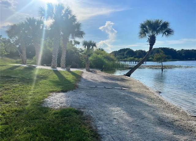 Property at 1002 Lake Elbert Dr SE, Winter Haven, FL 33880, 4 beds, 2.5 baths