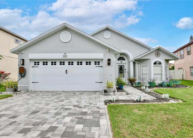 Property at 225 Lancer Oak Dr, Apopka, FL 32712, 4 beds, 2 baths