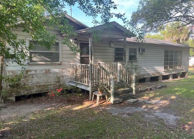 Property at 1004 NE 71st Ln, Ocala, FL 34479, 2 beds, 2 baths