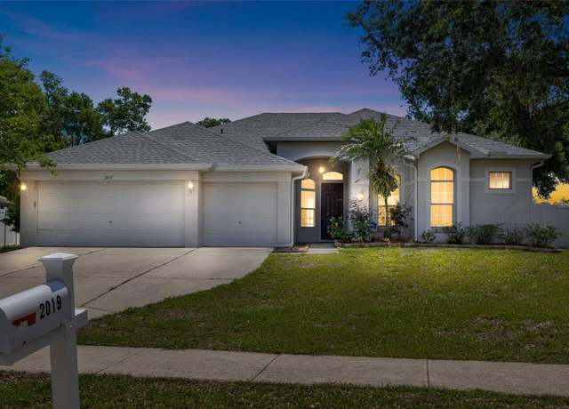 Property at 2019 Rutherford Dr, Dover, FL 33527, 4 beds, 3 baths