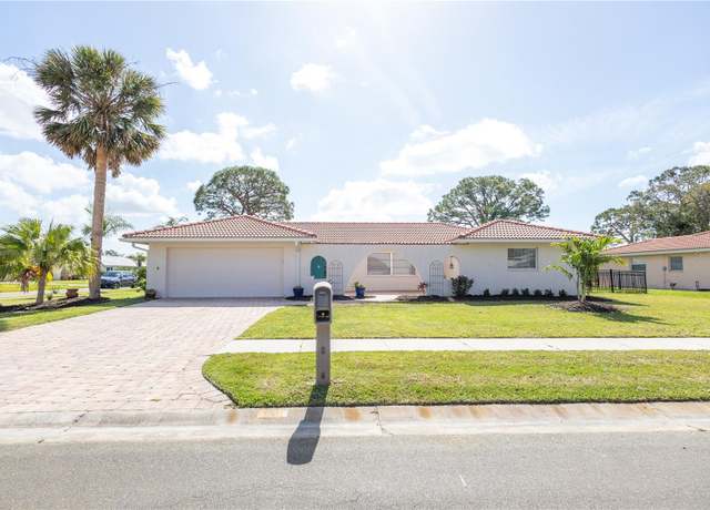 Property at 7431 Dickens Dr, Sarasota, FL 34231, 4 beds, 2 baths