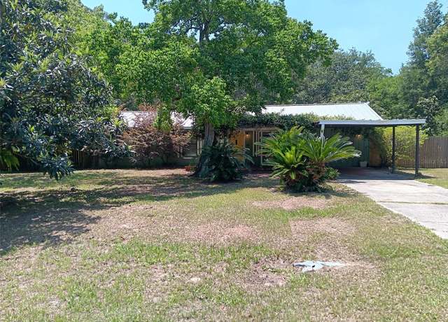 Property at 2510 NE 167th Ave, Williston, FL 32696, 3 beds, 1.5 baths