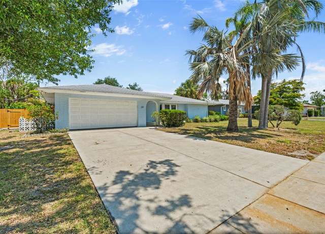 Property at 139 Adair Ave, Sarasota, FL 34243, 3 beds, 2.5 baths