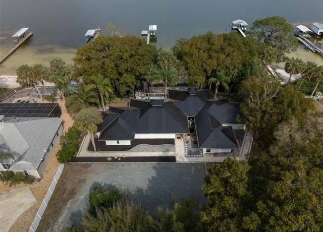 Property at 13061 SE 158th Ln, Weirsdale, FL 32195, 3 beds, 4 baths