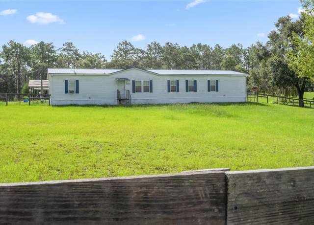 Property at 2751 SE 137th Ct, Morriston, FL 32668, 4 beds, 2 baths