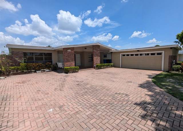 Property at 3931 E Eden Roc Cir, Tampa, FL 33634, 3 beds, 2.5 baths