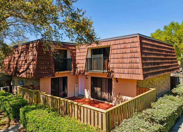 Property at 2644 2nd Ct, Palm Harbor, FL 34684, 2 beds, 2.5 baths