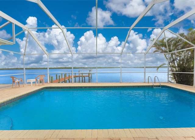 Property at 3220 Peace River Dr, Punta Gorda, FL 33983, 3 beds, 2.5 baths