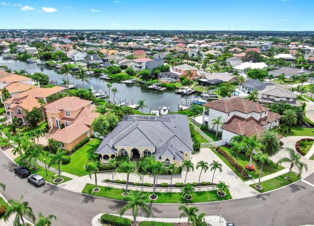 Property at 914 Capriccio Ln, Apollo Beach, FL 33572, 4 beds, 3.5 baths