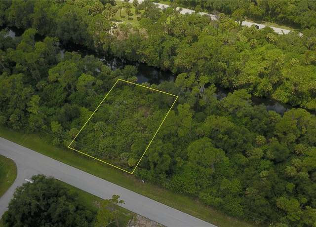 Property at 111 Ravenswood Blvd, Port Charlotte, FL 33954