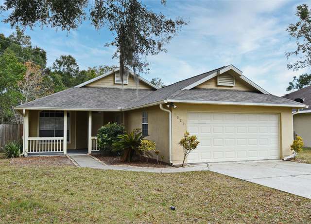 Property at 1027 Royal Oaks Dr, Apopka, FL 32703, 3 beds, 2 baths