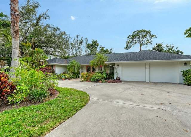 Property at 1610 S Orange Ave, Sarasota, FL 34239, 3 beds, 2 baths