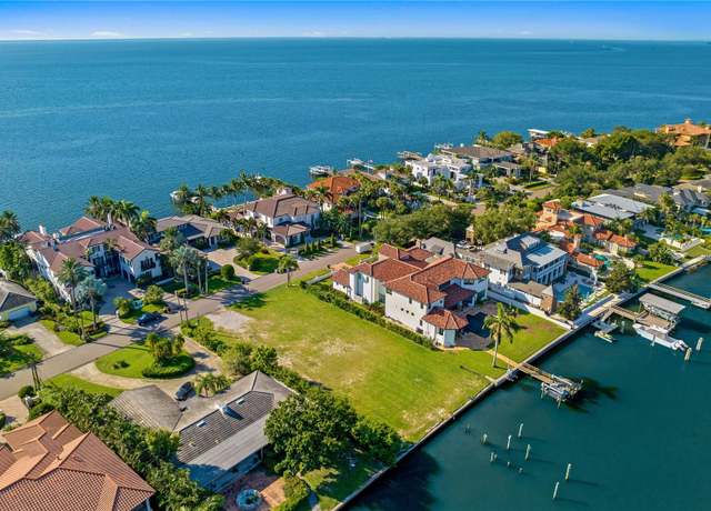 Property at 1900 Brightwaters Blvd NE, St Petersburg, FL 33704