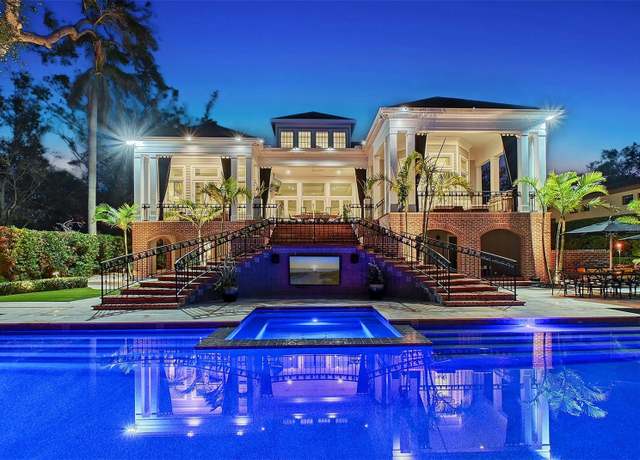 Property at 1541 Bay Point Dr, Sarasota, FL 34236, 4 beds, 4.5 baths