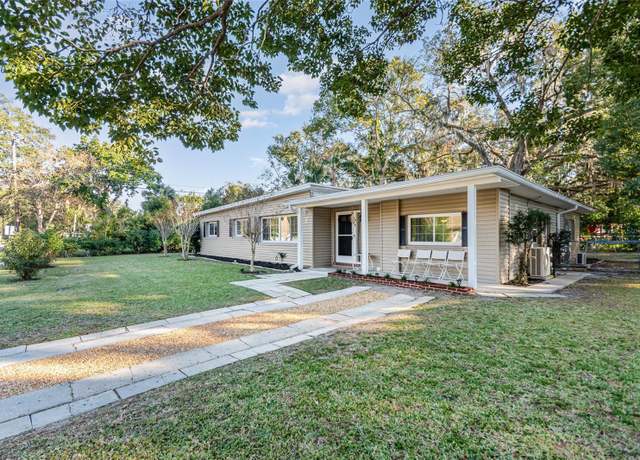 Property at 1819 Paloma Ave, Sanford, FL 32771, 4 beds, 2 baths
