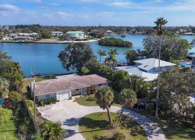 Property at 107 Louella Ln, Nokomis, FL 34275, 2 beds, 2 baths