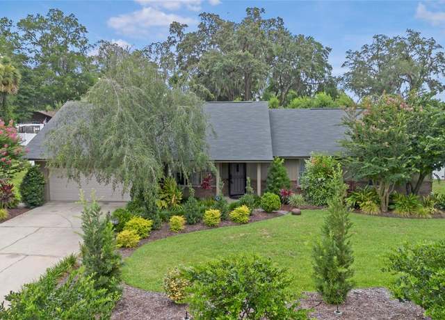 Property at 2441 SE 38th St, Ocala, FL 34480, 3 beds, 2 baths