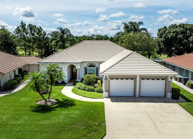 Property at 236 Golf Aire Blvd, Winter Haven, FL 33884, 3 beds, 2.5 baths