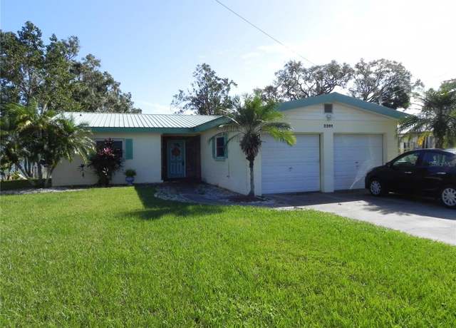 Property at 2201 W Pilaklakaha Ave, Auburndale, FL 33823, 2 beds, 1.5 baths