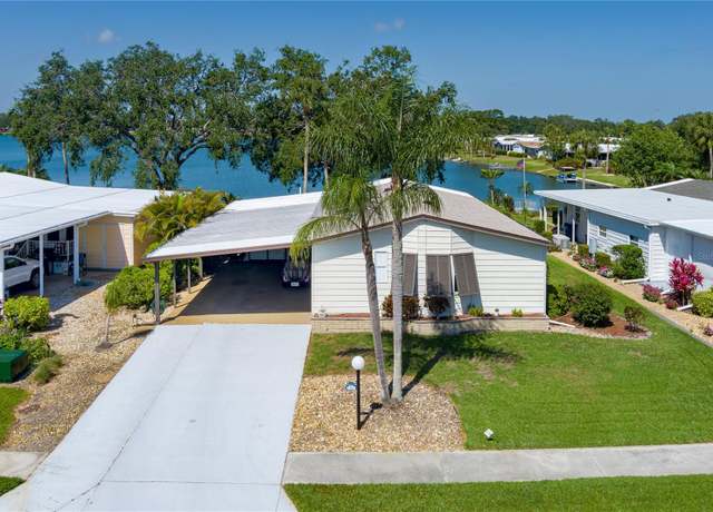 Property at 8467 Imperial Cir, Palmetto, FL 34221, 2 beds, 2 baths