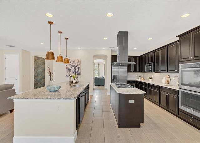 Property at 5774 Fulham Pl, Sanford, FL 32771, 6 beds, 5.5 baths