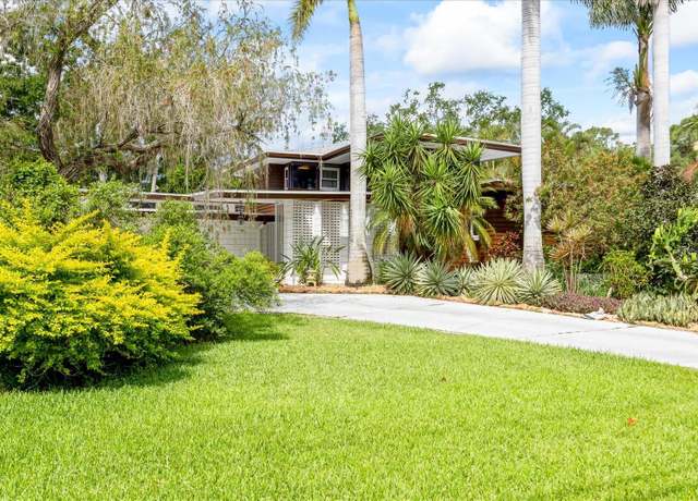 Property at 3130 Walnut St NE, St Petersburg, FL 33704, 4 beds, 3.5 baths